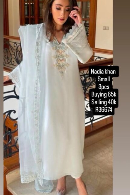 NADIA KHAN R36674
