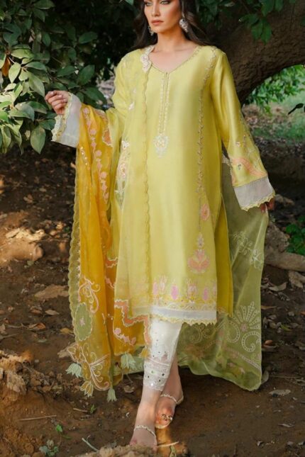 SUMAIRA KHANANI R37000