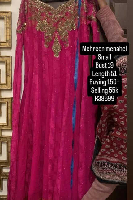 MENAHIL MEHREEN R38699